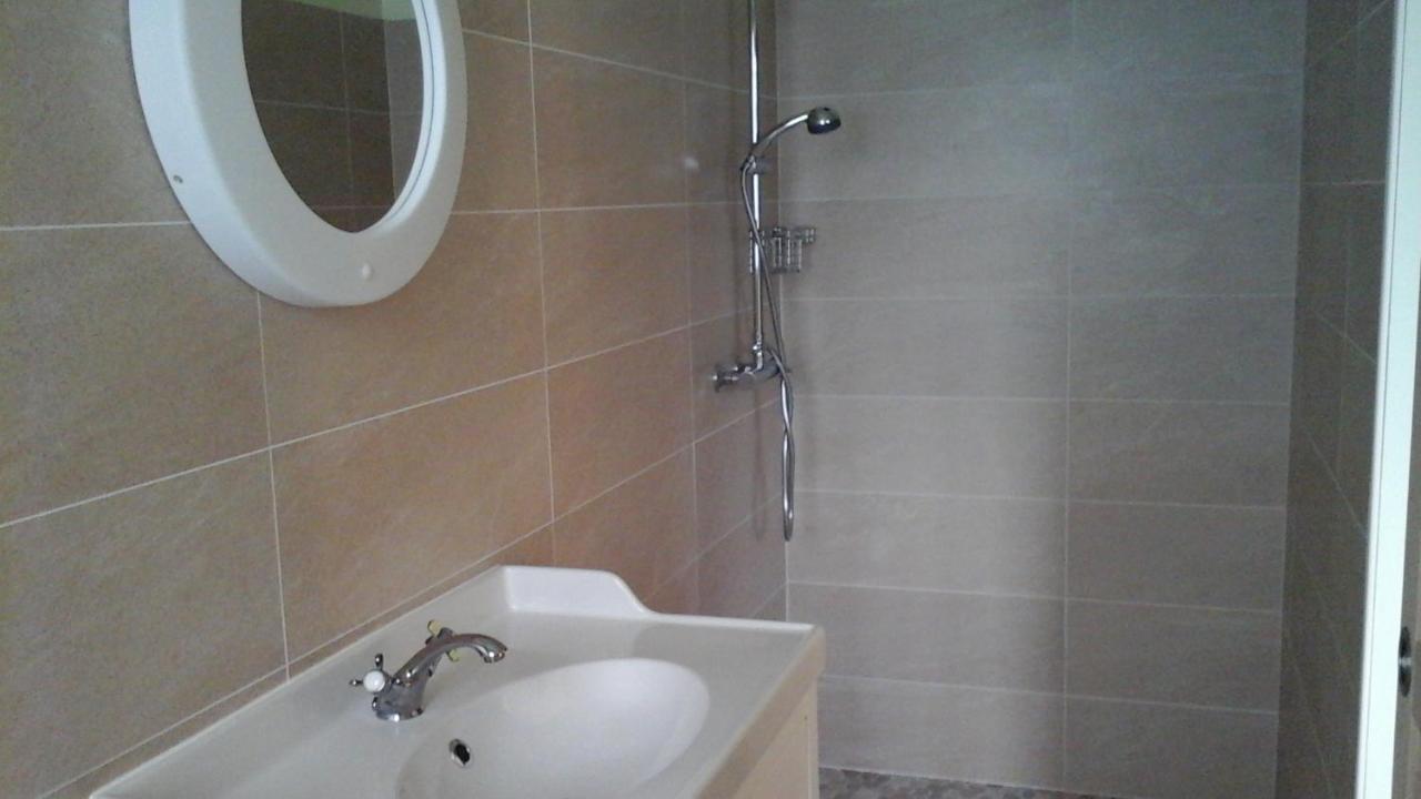 Bed and Breakfast L atelier Casteljaloux Esterno foto
